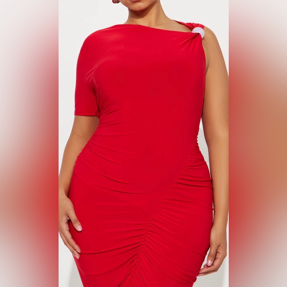 Plus Size Red Ruched Dress - Picture 3 of 9